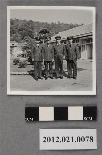 4名軍官合照 (共2張)