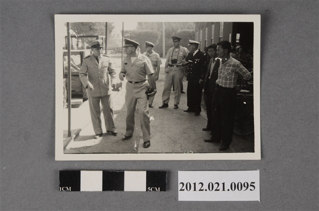 軍方人員討論 (共2張)