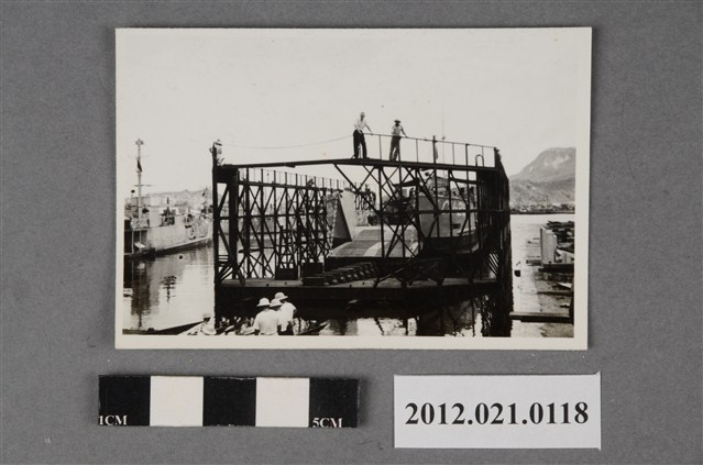 海軍登陸艇編號LCU-288 (共2張)