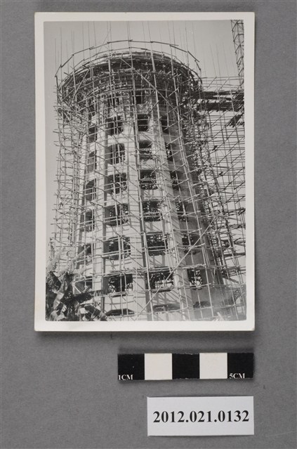 基地內圓柱樓鷹架工程 (共2張)