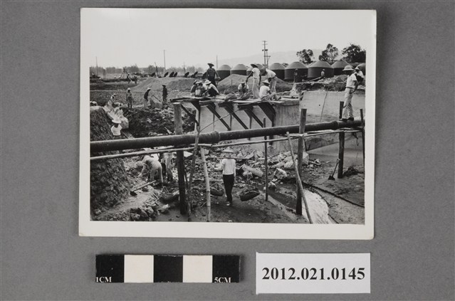 基地內工人施工工程 (共2張)