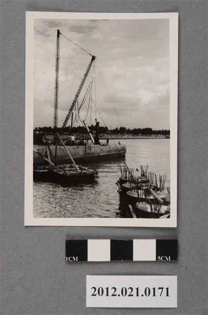 基地水邊纜線掛臂工程 (共2張)