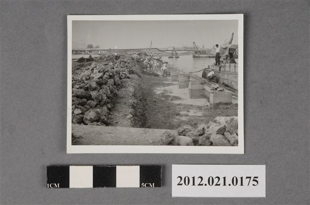 基地海邊工人石塊工程 (共2張)