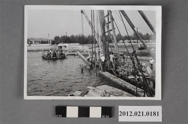 基地海邊工人施工工程 (共2張)