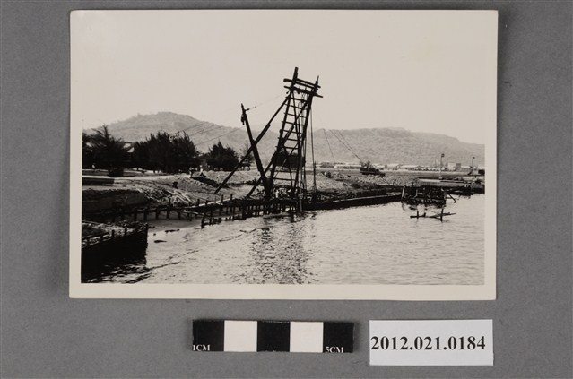 基地內梯子樣大型工程用架 (共2張)