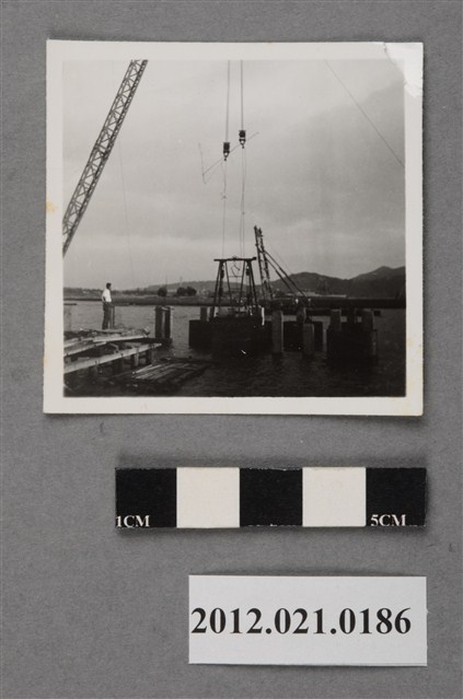 基地內水面吊掛機具工程 (共2張)