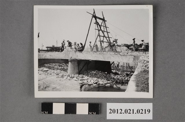 基地內工人橋樑施工工程 (共2張)