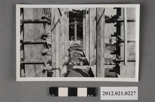 基地內建築物柱子 (共2張)