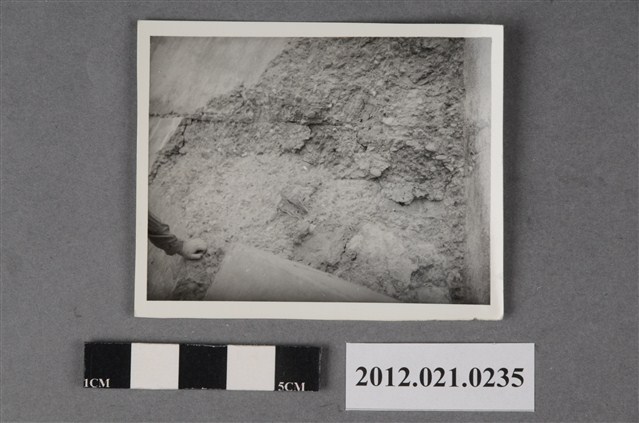 破損部分碼頭堤岸 (共2張)