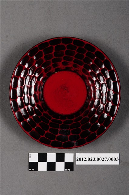 雕刻龜甲紋漆小碟 (共4張)