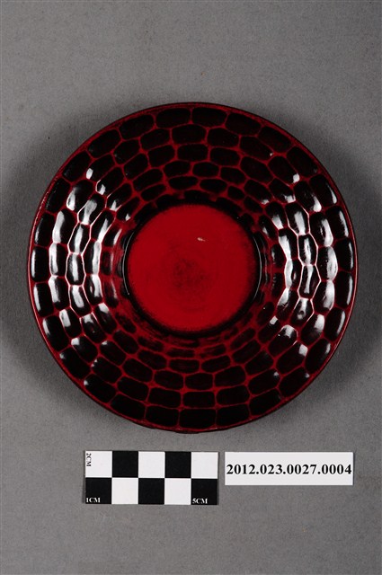 雕刻龜甲紋漆小碟 (共4張)