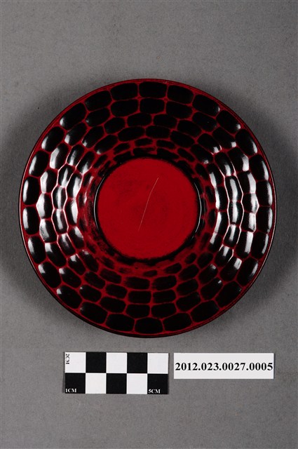 雕刻龜甲紋漆小碟 (共4張)