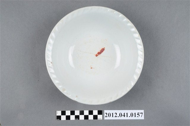 紅彩白瓷花口碗 (共6張)