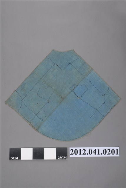 天藍地彩繡花鳥紋菱形肚兜 (共6張)