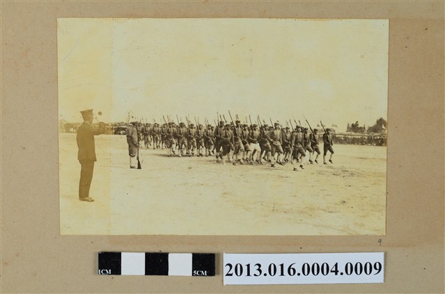 軍訓校閱 (共1張)