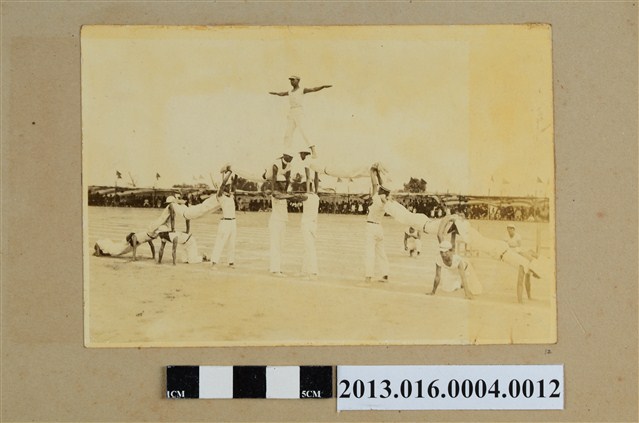 體操表演 (共1張)