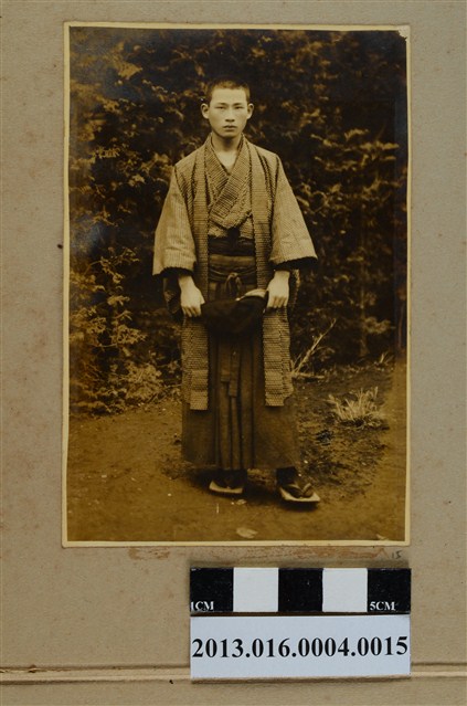 男子獨照 (共1張)