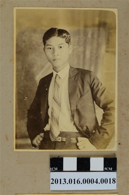 男子獨照 (共1張)