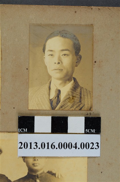 男子獨照 (共1張)