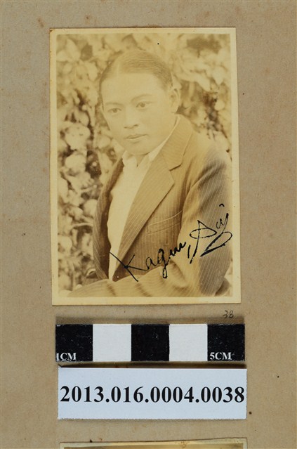 男子獨照 (共1張)