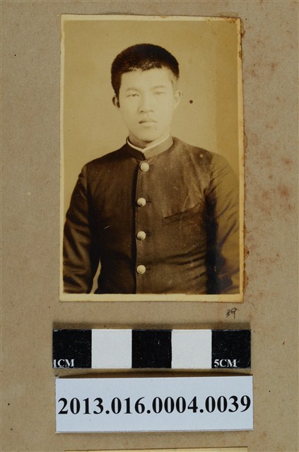 男子獨照 (共1張)