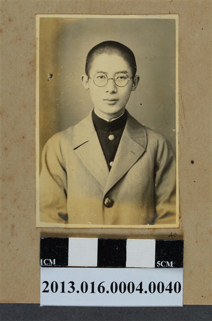 男子獨照 (共1張)