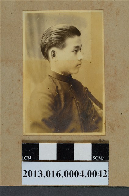 男子獨照 (共1張)