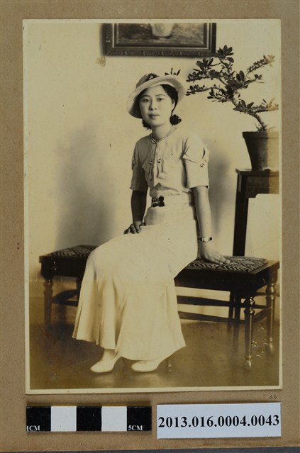 女子獨照 (共1張)