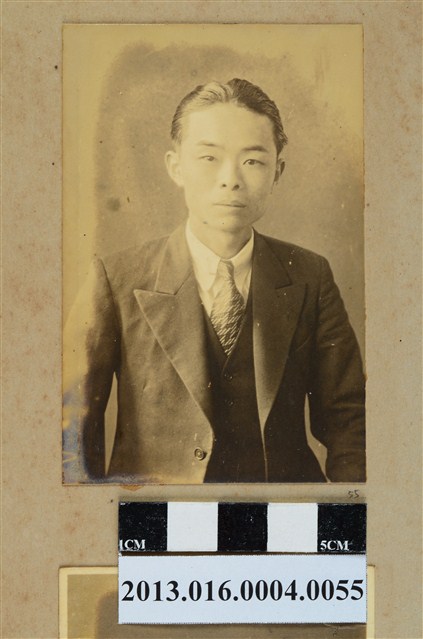 男子獨照 (共1張)