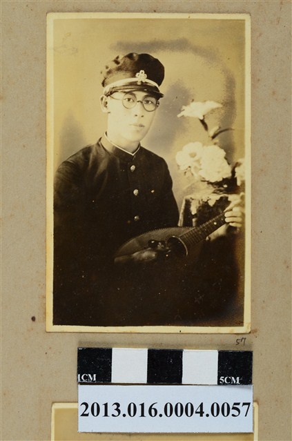 男子獨照 (共1張)