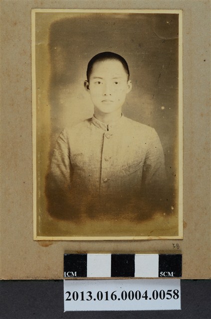 男子獨照 (共1張)