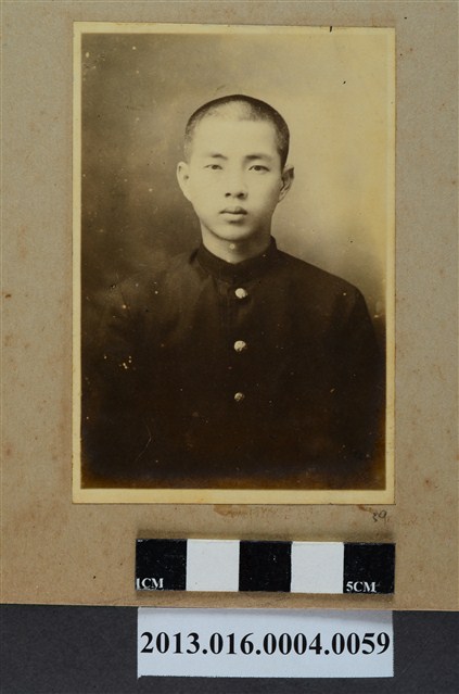 男子獨照 (共1張)