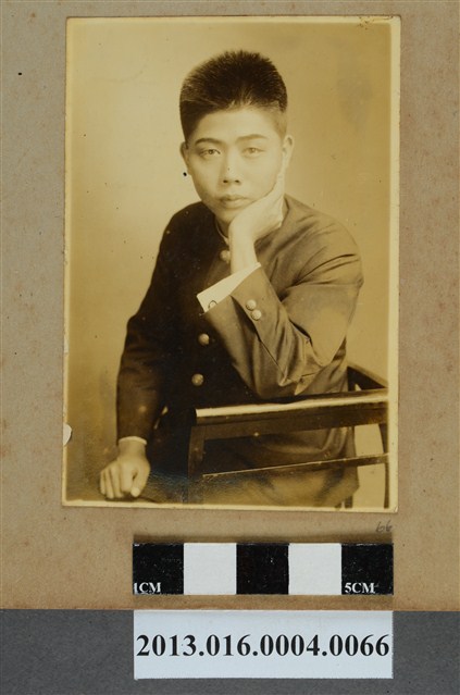 男子獨照 (共1張)