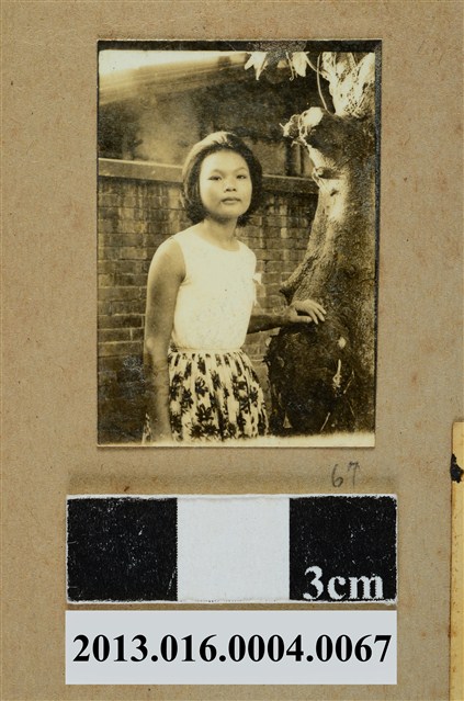 女子獨照 (共1張)