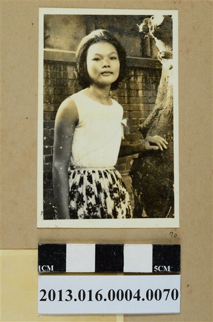 女子獨照 (共1張)