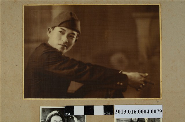 男子獨照 (共1張)