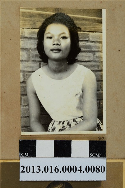 女子獨照 (共1張)