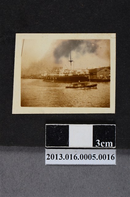 碼頭輪船 (共1張)