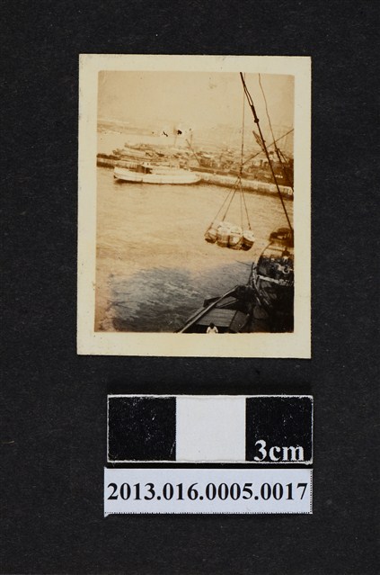 碼頭一景 (共1張)