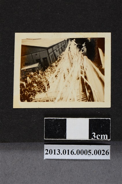 輪船離港 (共1張)