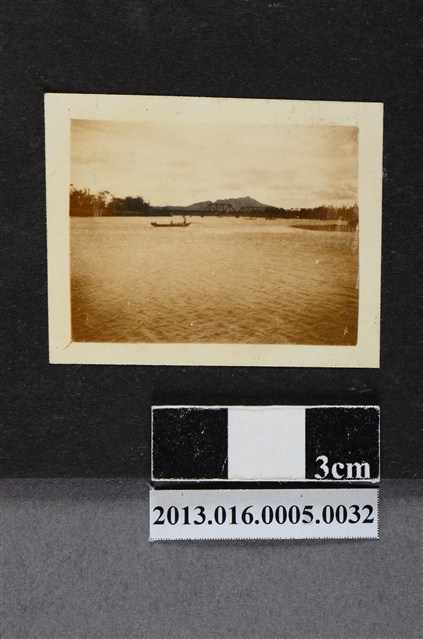 湖上泛舟 (共1張)