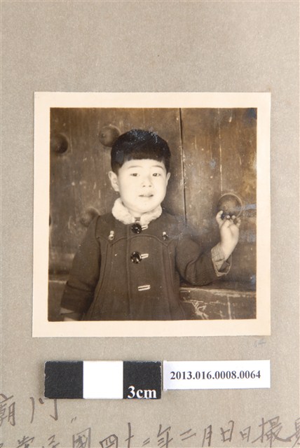 民國42年2月20日臺南孔子廟陳義鴻獨照 (共1張)