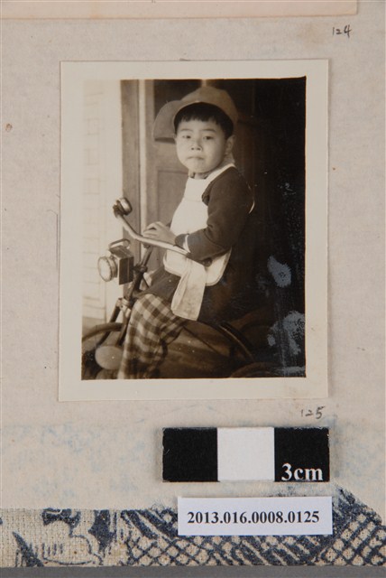 男童獨照 (共1張)