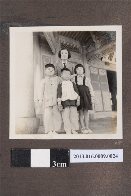 陳美惠等四人合照 (共1張)