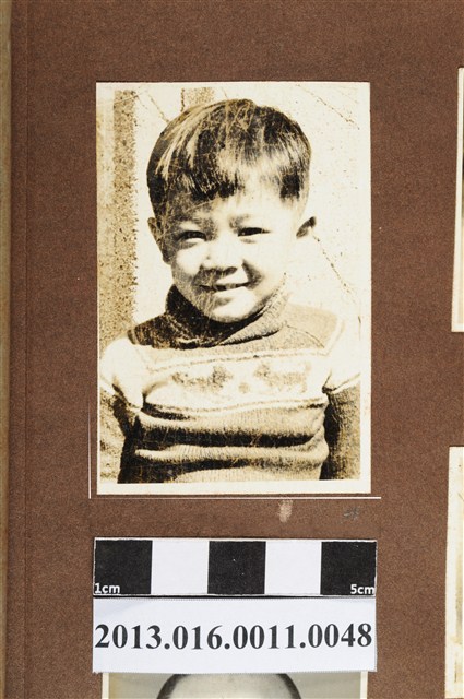 男童獨照 (共2張)