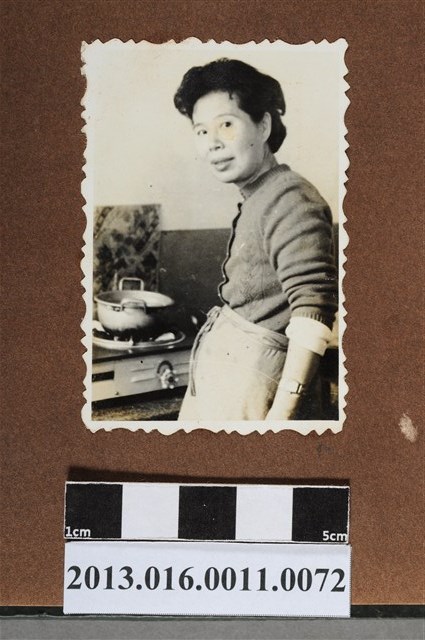 女子獨照 (共2張)