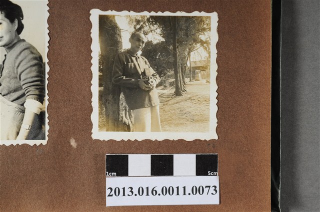 陳崧波獨照 (共2張)