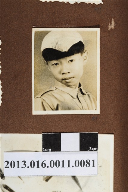 男子大頭照 (共2張)