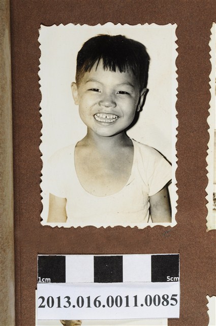 男童獨照 (共2張)