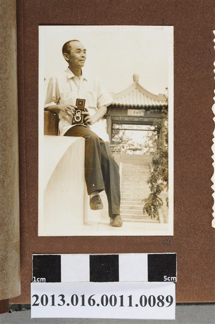 陳崧波獨照 (共2張)